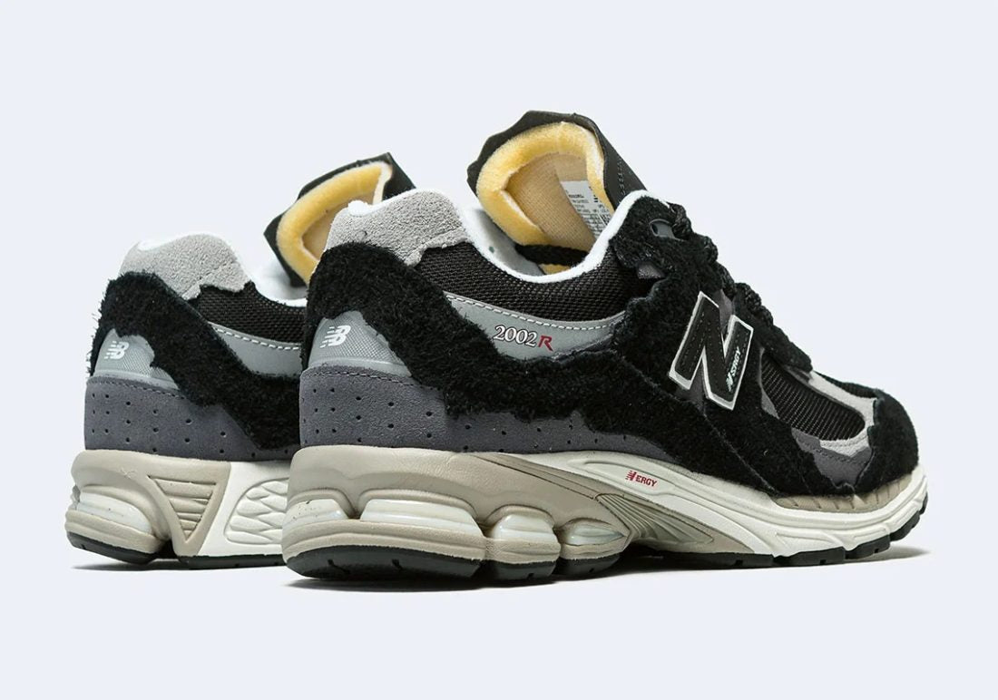 New Balance 2002R Protection Pack Black Grey